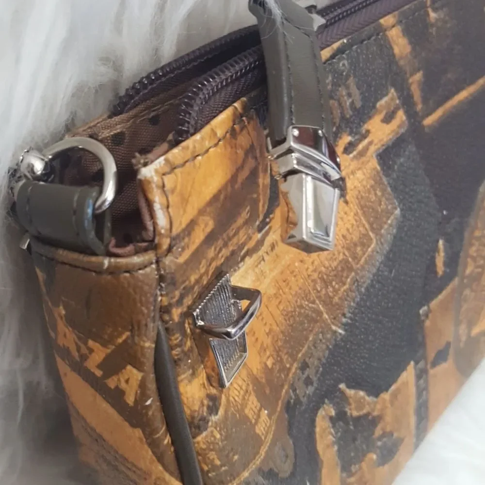 Sydney Love Shoulder Bag